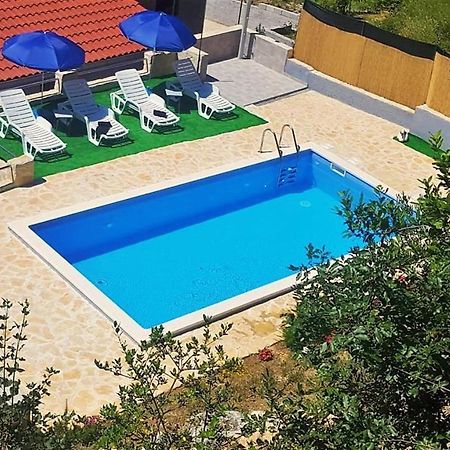 Holiday Home Dijamant Kucice Luaran gambar