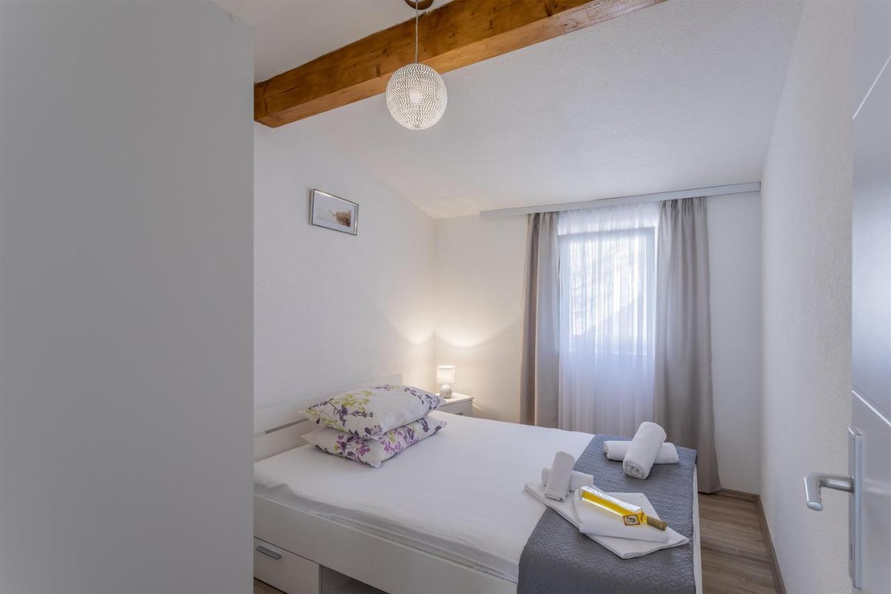 Holiday Home Dijamant Kucice Luaran gambar