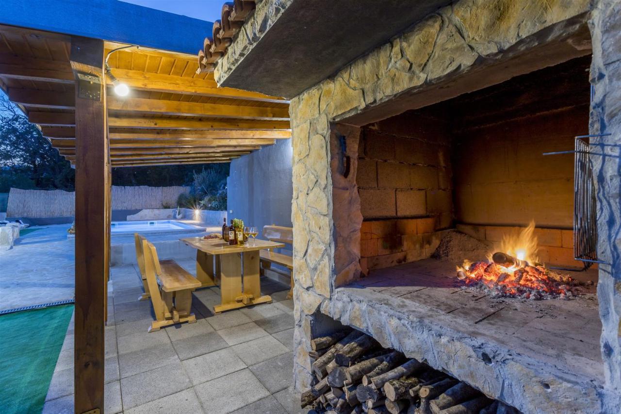 Holiday Home Dijamant Kucice Luaran gambar