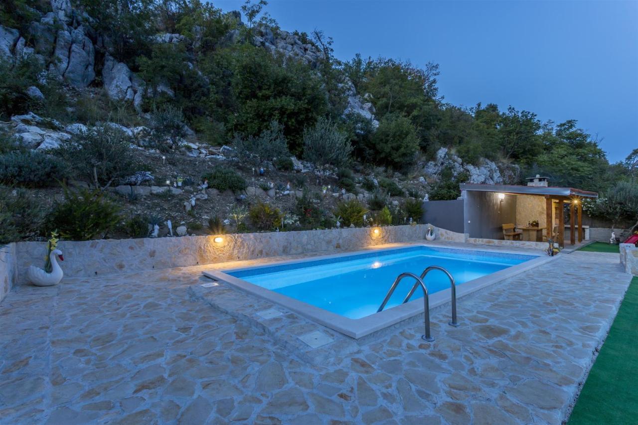 Holiday Home Dijamant Kucice Luaran gambar