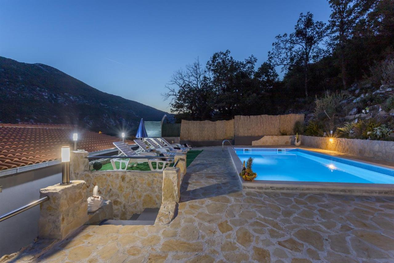 Holiday Home Dijamant Kucice Luaran gambar