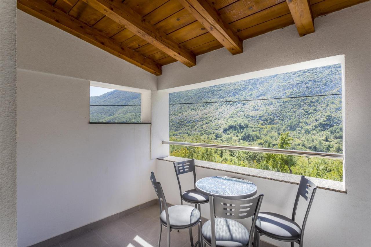 Holiday Home Dijamant Kucice Luaran gambar