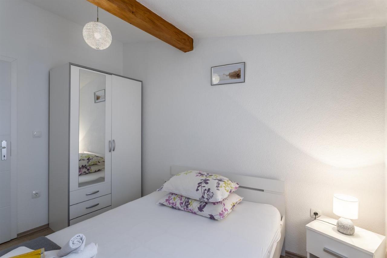Holiday Home Dijamant Kucice Luaran gambar