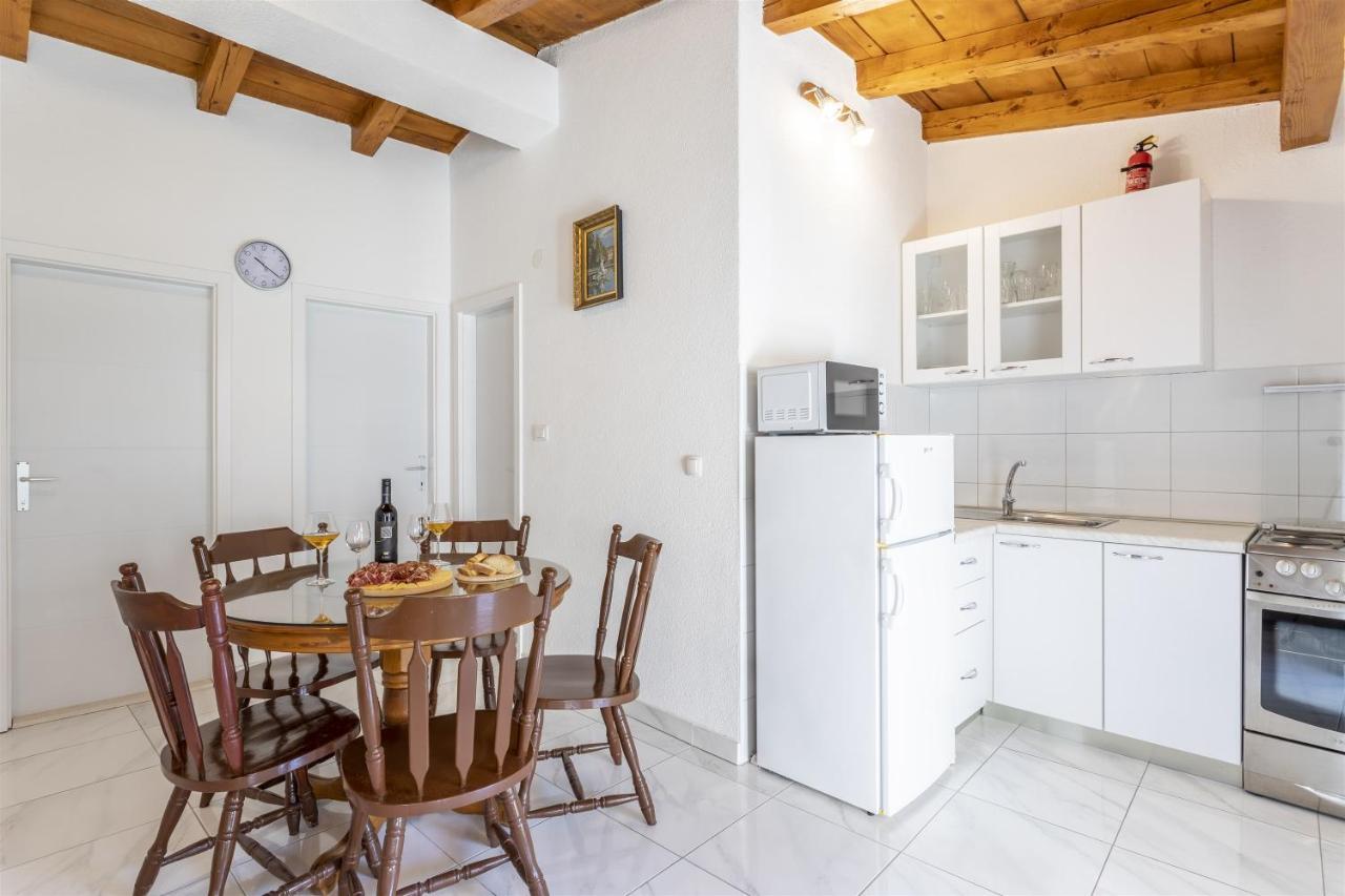 Holiday Home Dijamant Kucice Luaran gambar