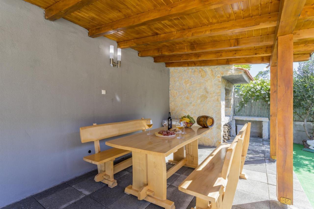 Holiday Home Dijamant Kucice Luaran gambar