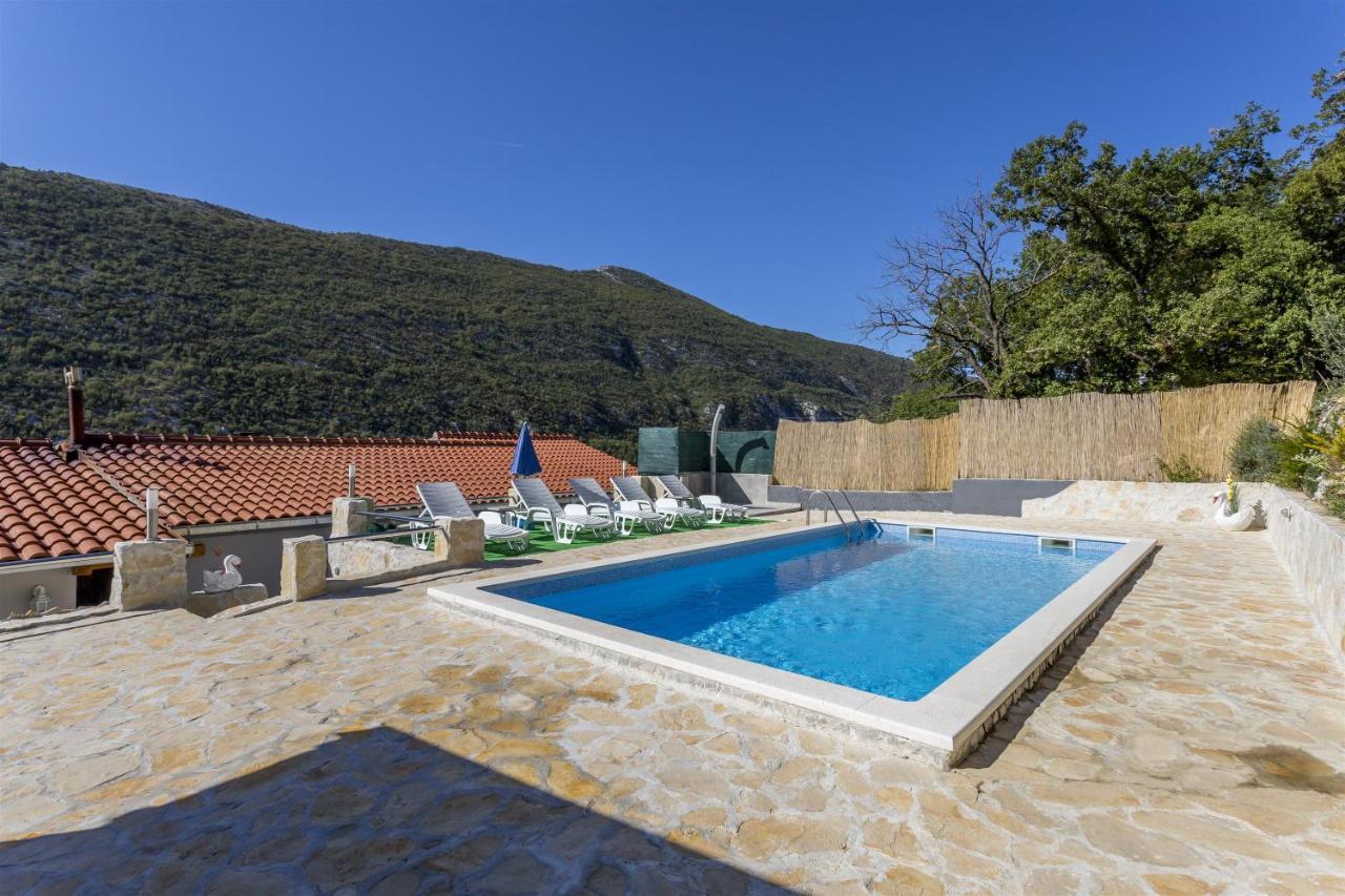 Holiday Home Dijamant Kucice Luaran gambar