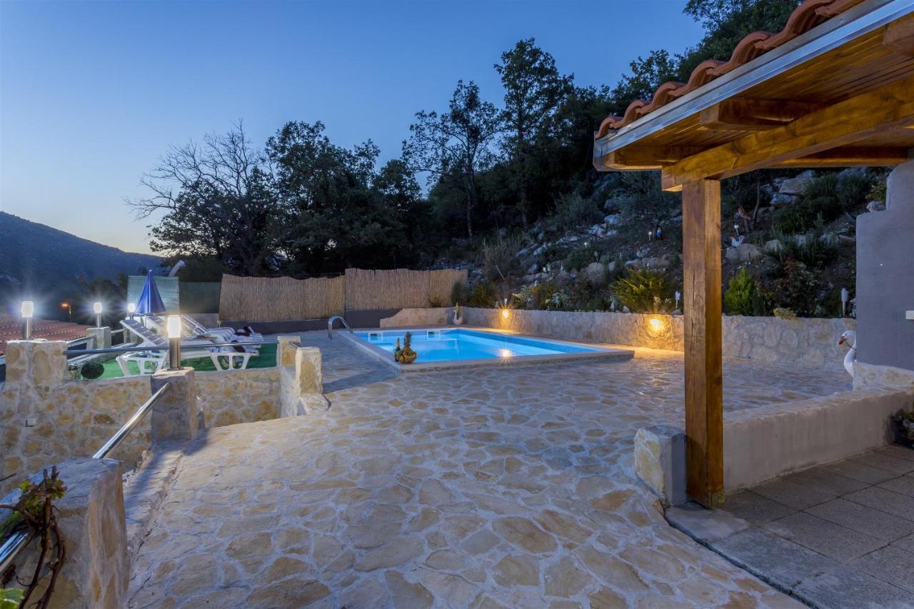Holiday Home Dijamant Kucice Luaran gambar